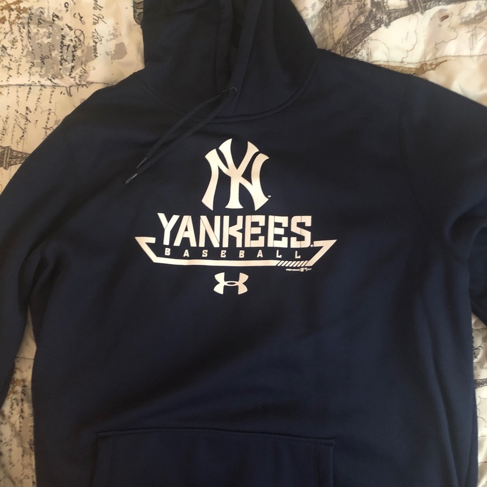 NY Yankees Under Armour Coldgear Hoodie - Picture 4 of 8